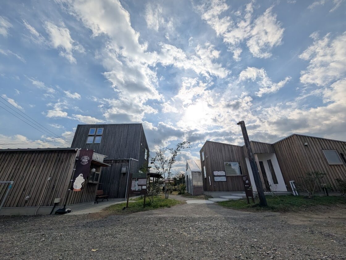 名取市リトナベリーガーデンさんの新店舗２棟の建築が完成しました